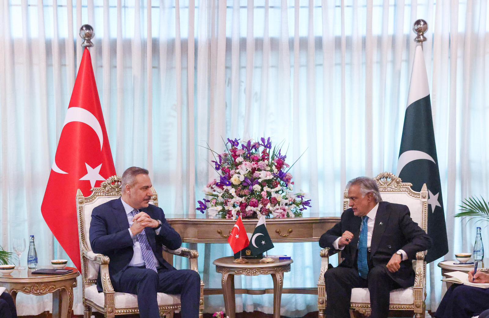Turkish Foreign Minister visits Pakistan